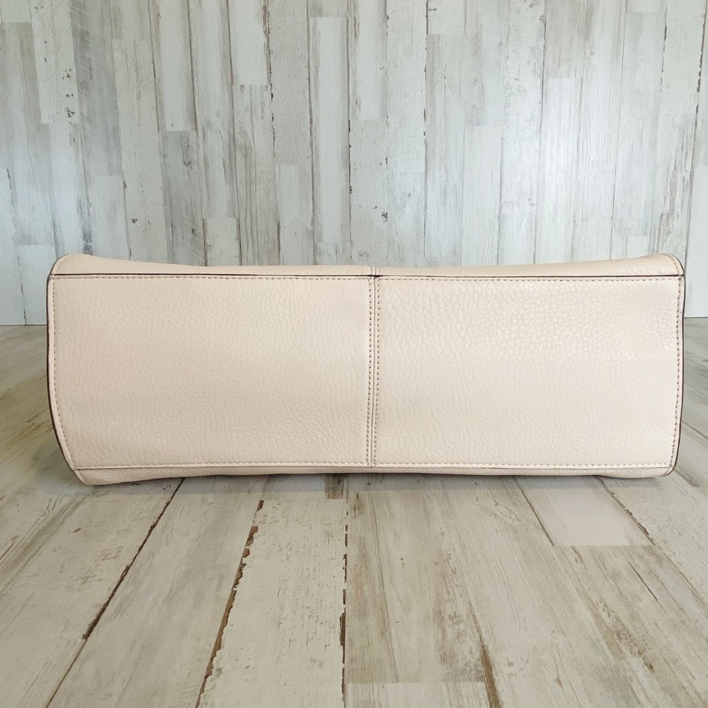 ❌SOLD❌ Vince Camuto | Womens Pale Peach Leather Elvan Tote Bag - Picture 3 of 7